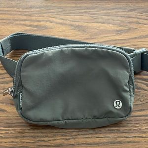 Lululemon Everywhere Belt Bag